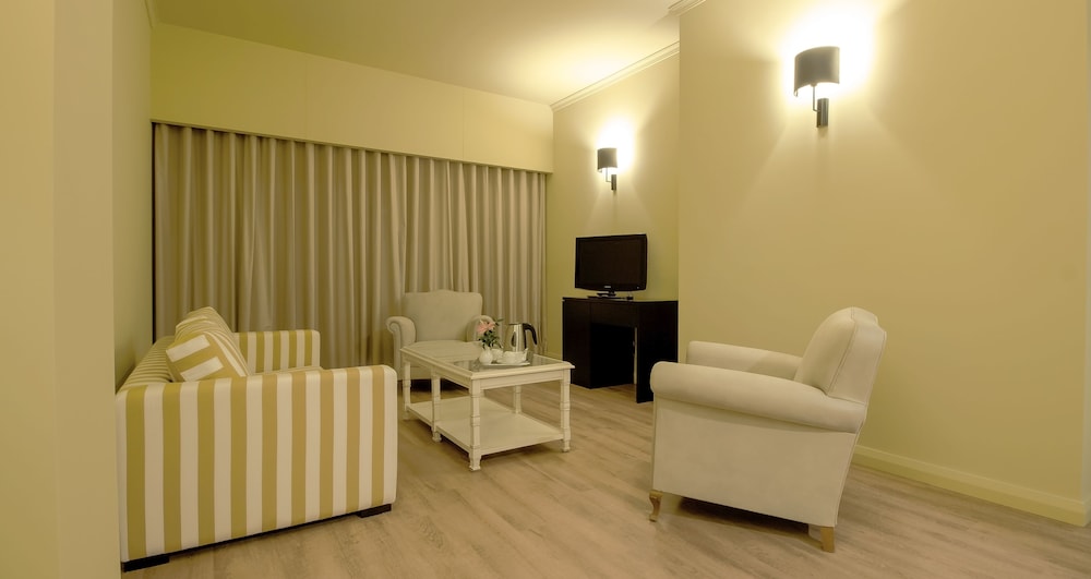 Calheta Beach by Savoy Signature 48/79
