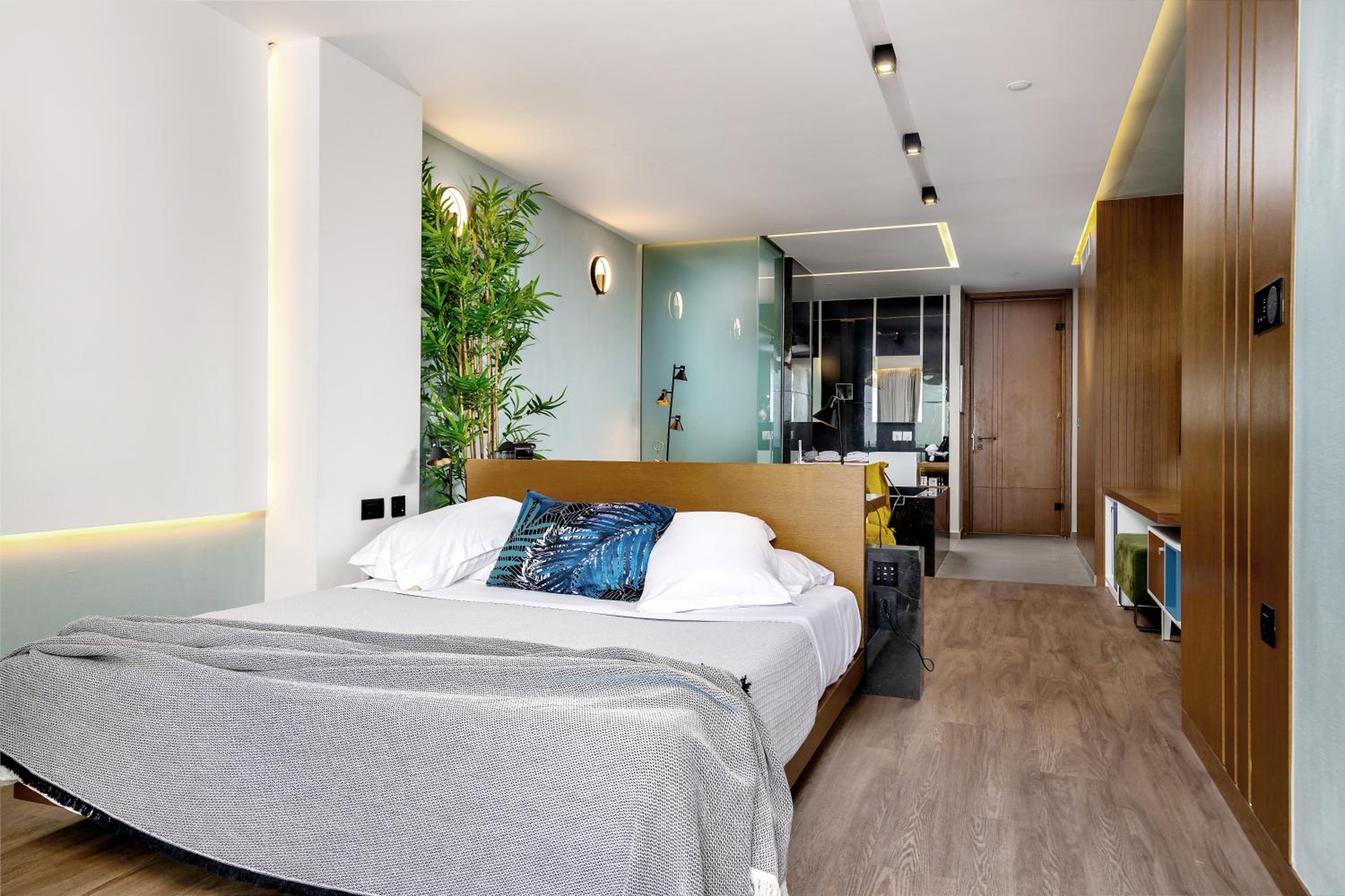 Suite, King Bed, Sea View, Outdoor Jetted Tub