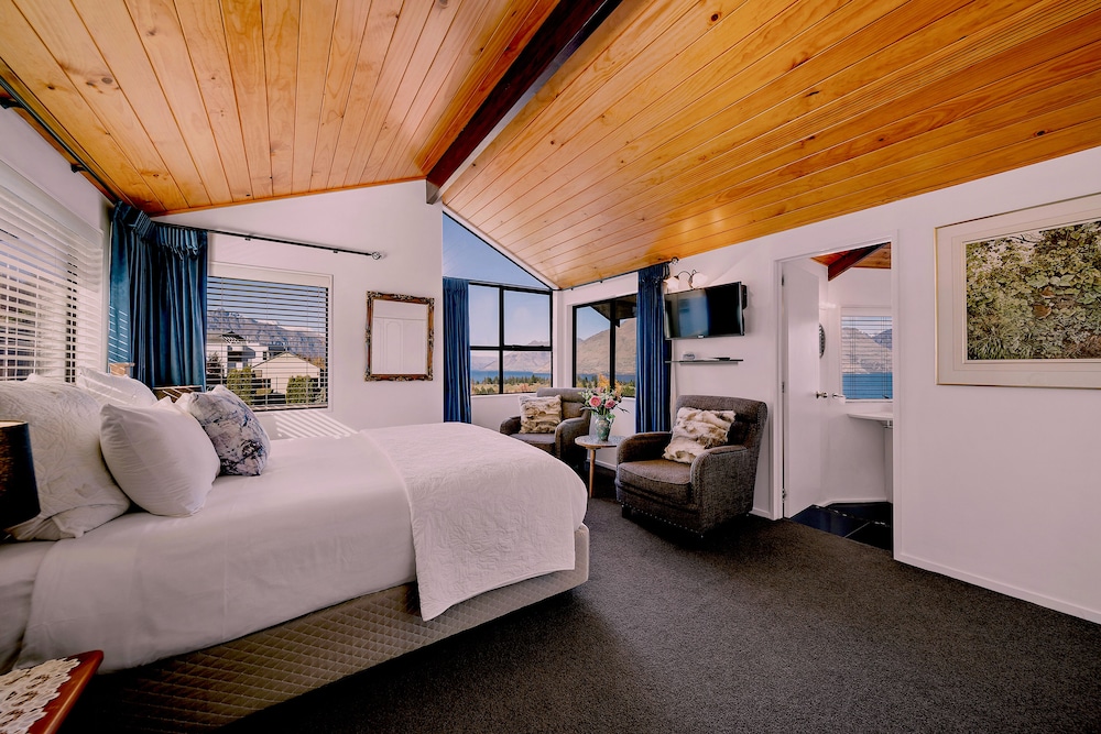 Balmoral Lodge 47/65