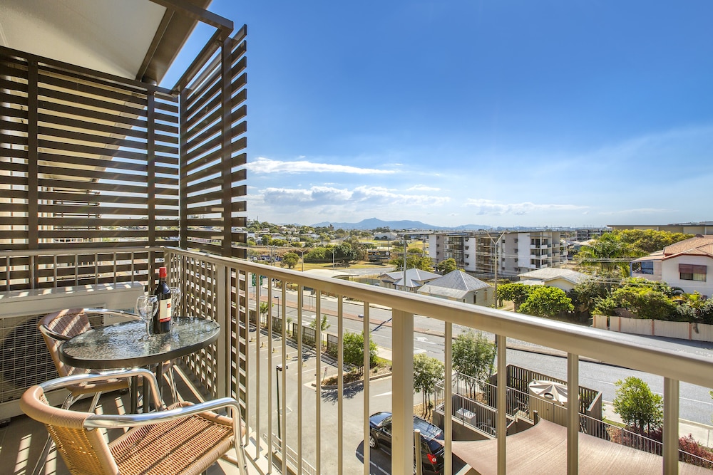 Gladstone Downtown Central Apartment Hotel 7/48