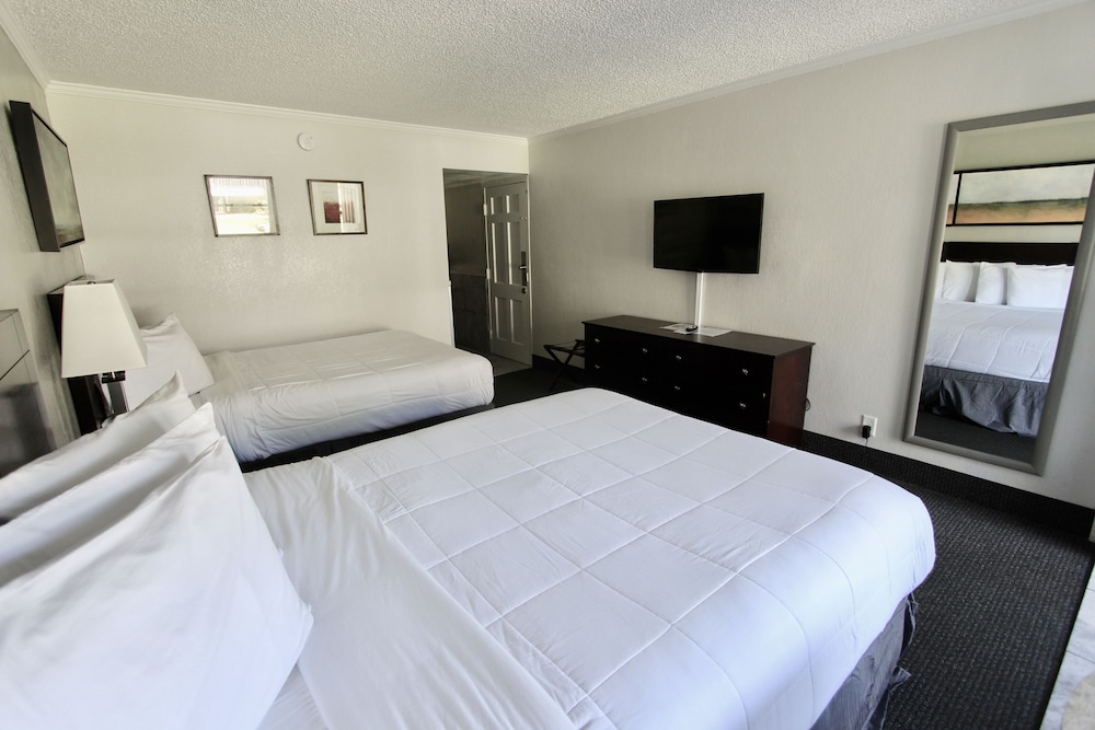 At Home Inn And Suites Pensacola 15/80