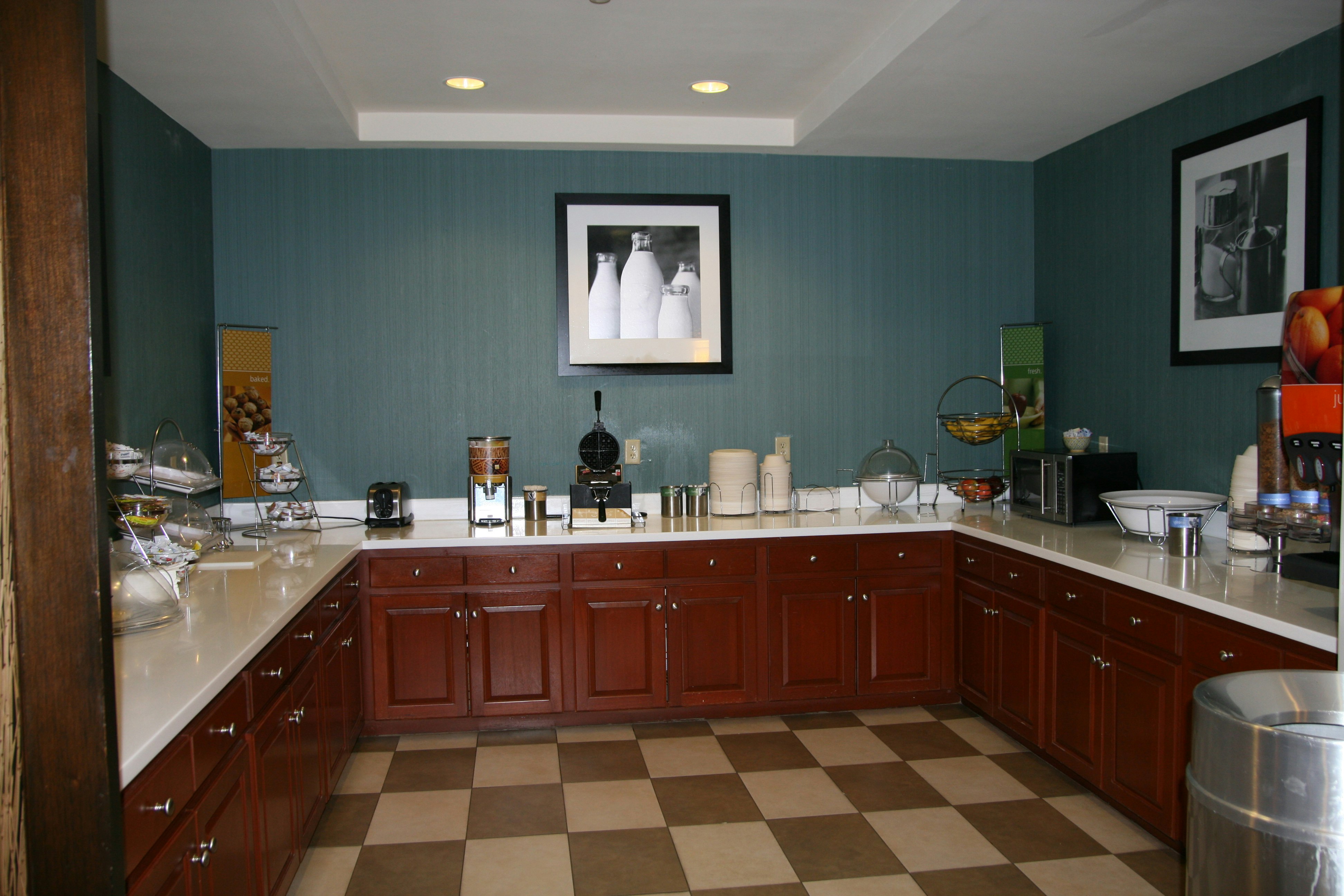 Hampton Inn Shreveport Airport La 9/83