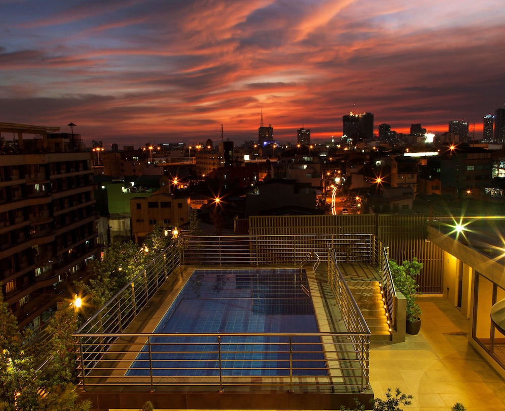 Herald Suites in MAKATI