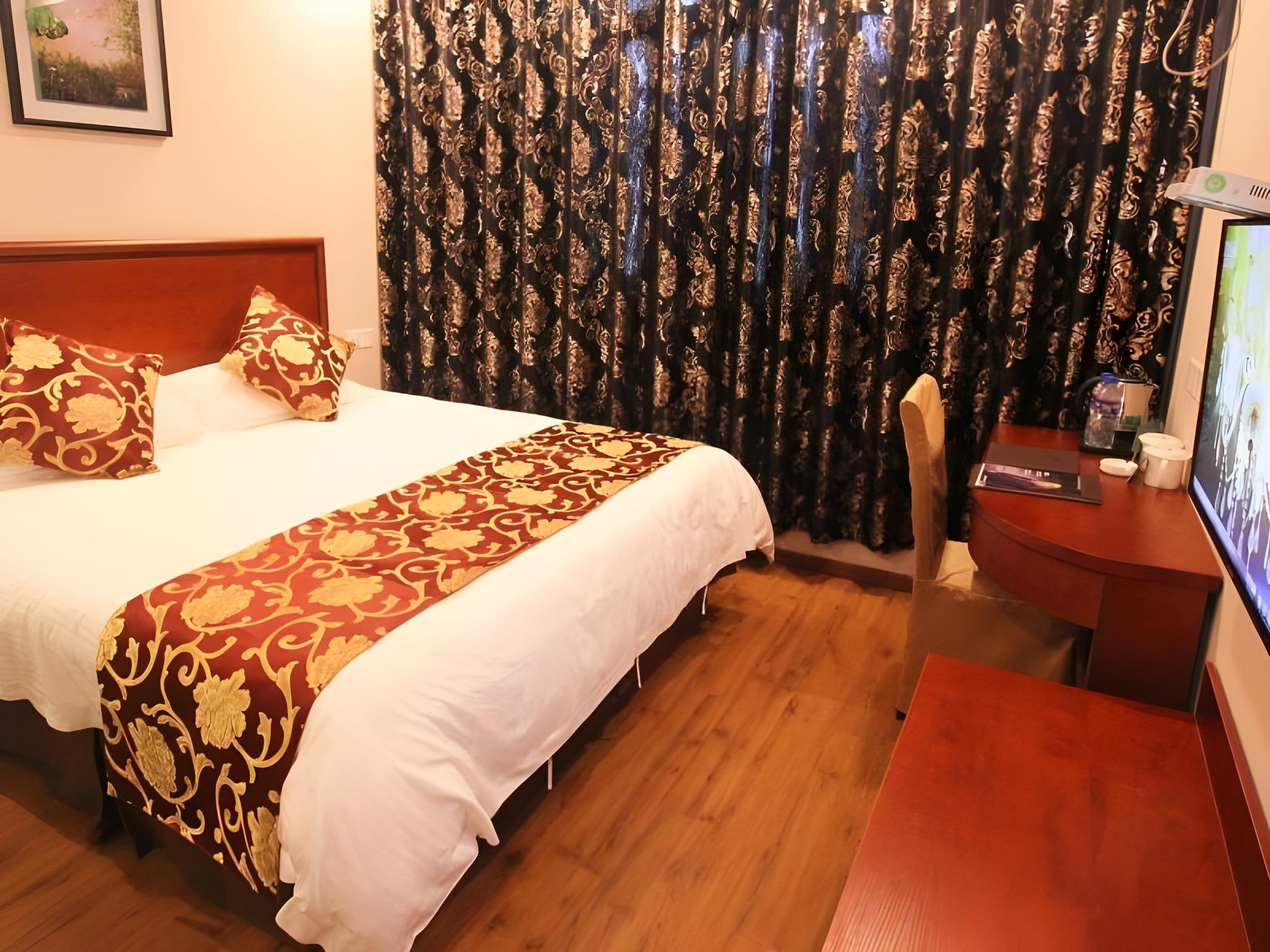 Superior, King and Queen Bed