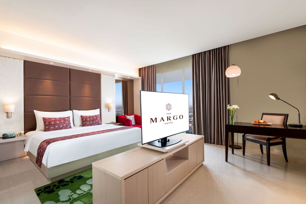 THE MARGO HOTEL 22/67