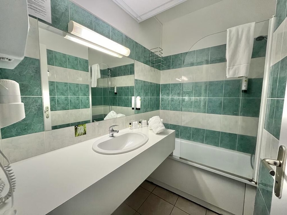 Logis Hotel Sully Le Château 48/49