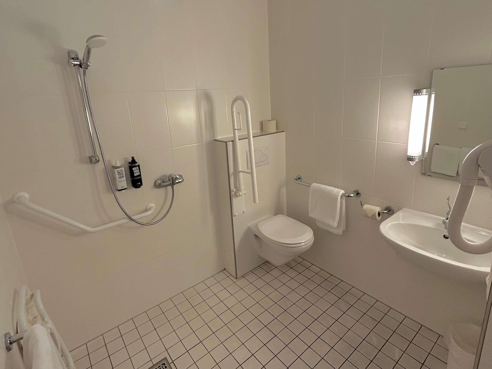 ibis Esch Belval 60/64