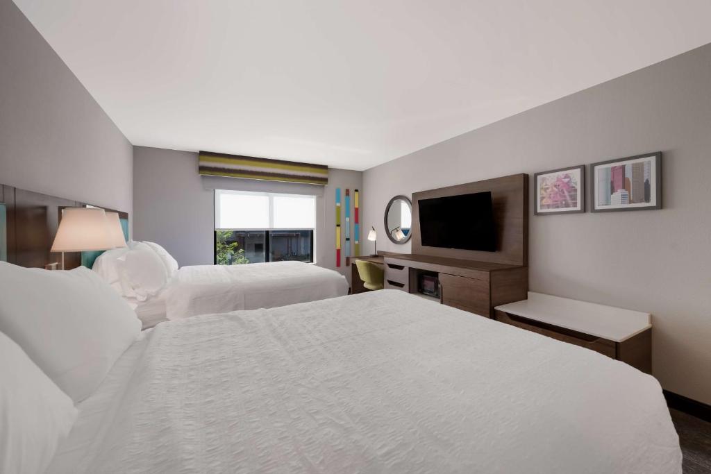 A Victory Hotel and Suites 23/60