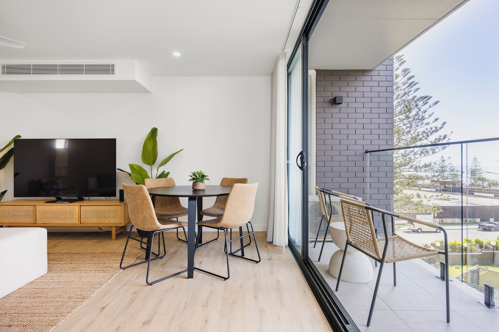 The Shores Surfers Paradise Apartments 30/50