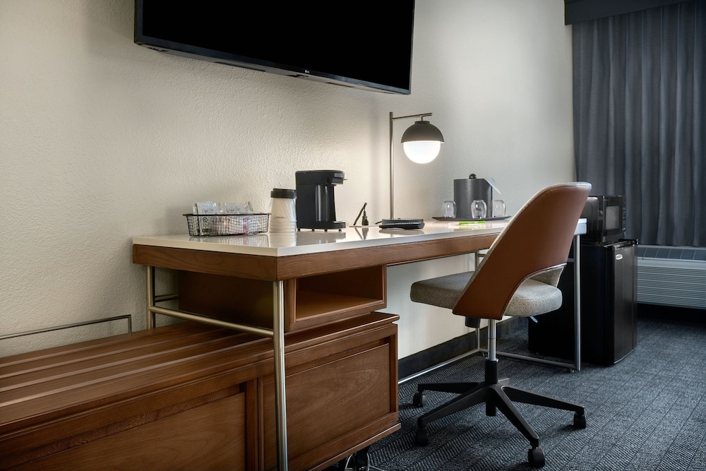 Courtyard By Marriott Winston-Salem Hanes Mall 58/66