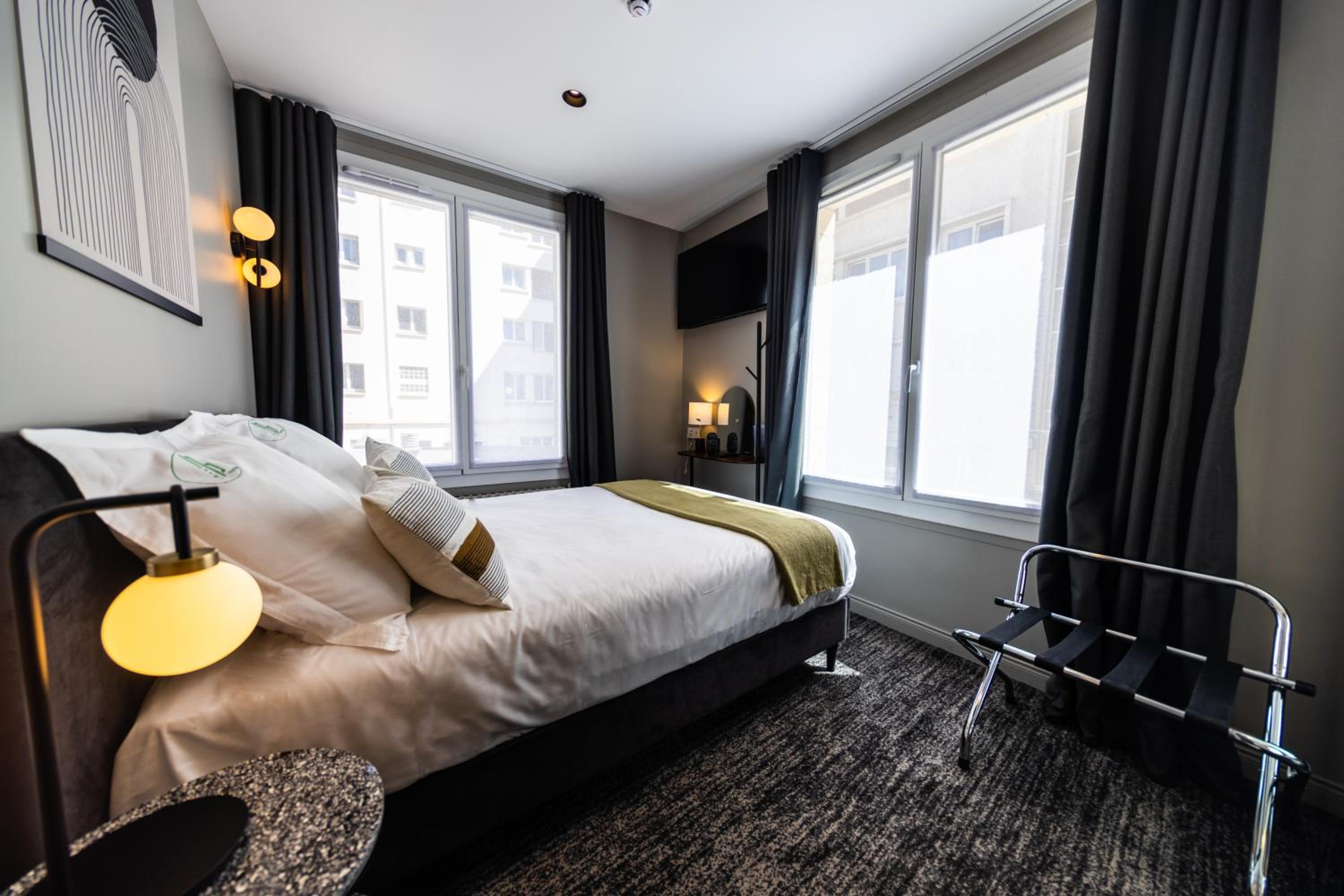 Room, Single, Double Bed