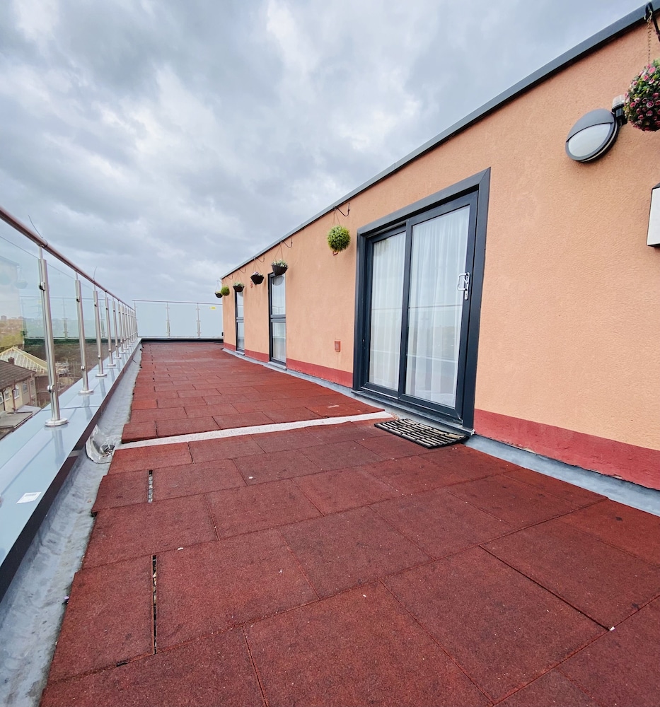 Premierlux Serviced Apartments 44/62