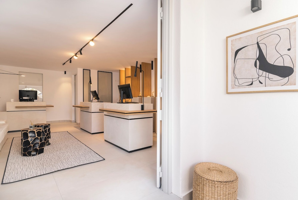 Quartano Suites by Heliessa 7/45