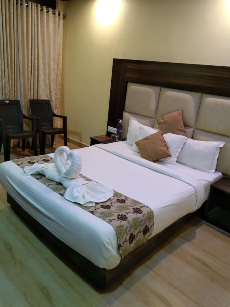 Gold India Beach Resort 12/23