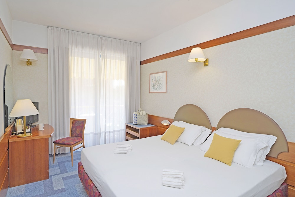COMFORT, DOUBLE BED