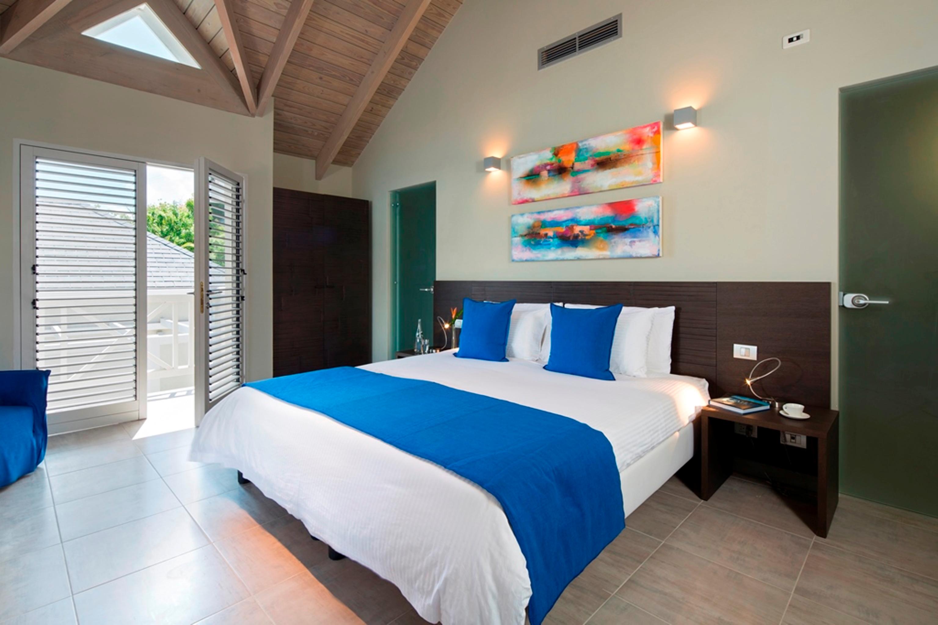 2 BEDROOMS, PENTHOUSE SUITE