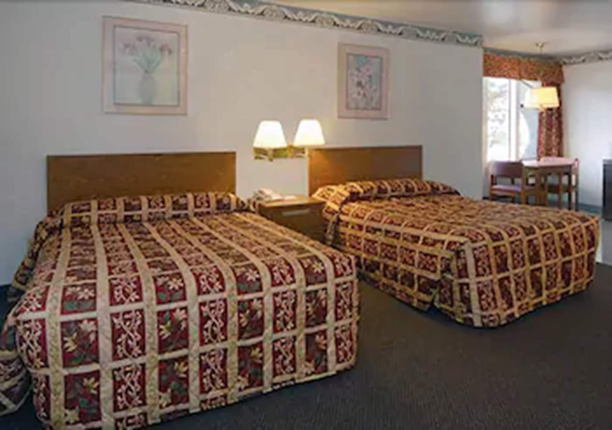 ROOM, 2 DOUBLE BEDS