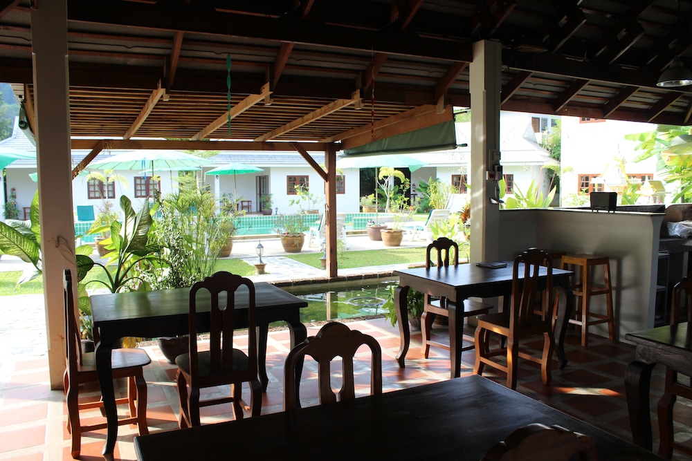 Villa Colina 8/18
