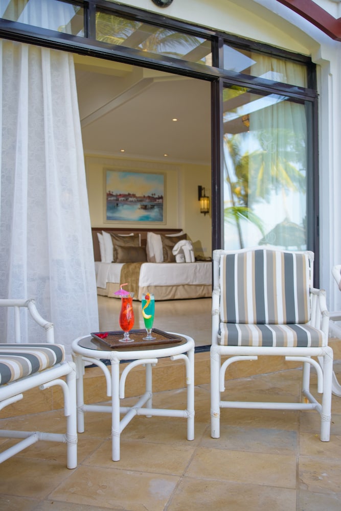 Sarova Whitesands Beach Resort and Spa 51/73