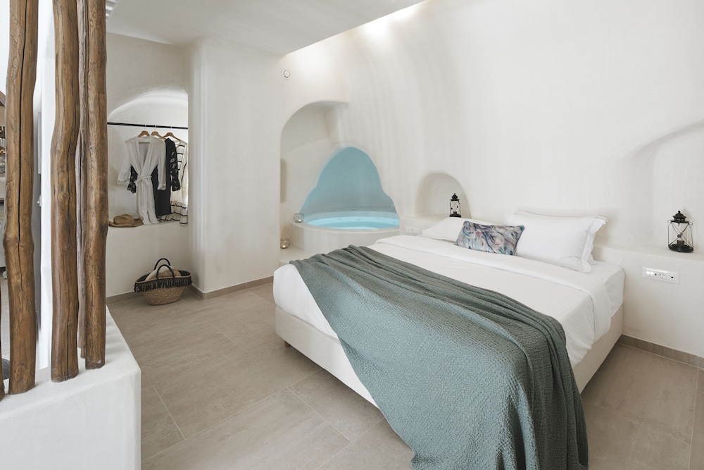 INTERIOR, DELUXE, SUITE, QUEEN BED, HOT TUB