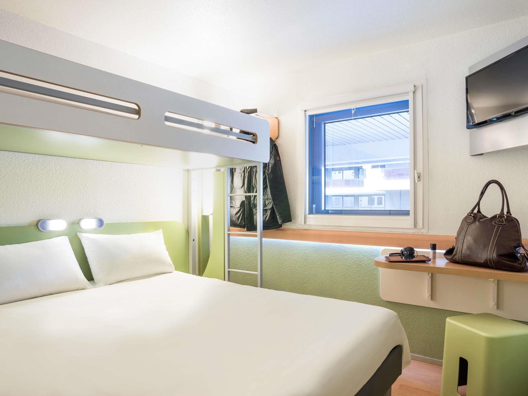 Room, Triple, Multiple Beds