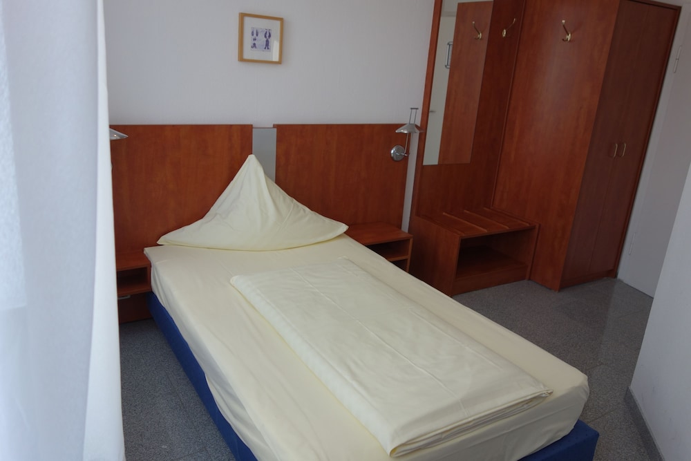 Parkhotel Friedrichstrasse 18/42