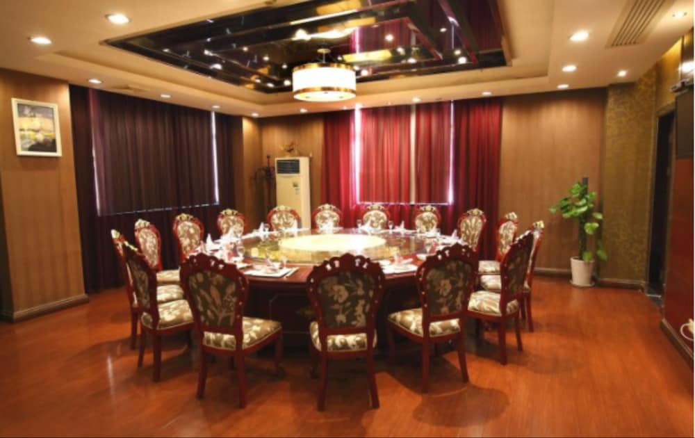 Yuxing Hotel 15/19