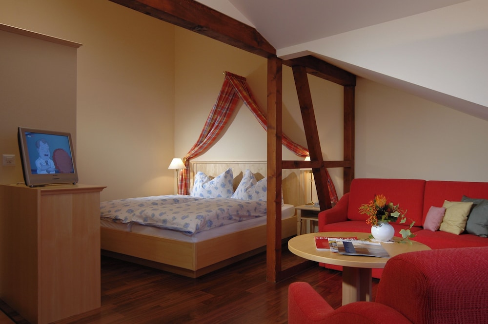 Wellness, Queen Bed, Private Jetted Tub
