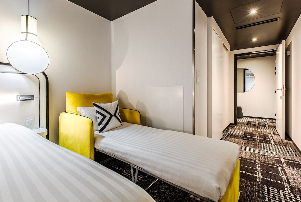 Hotel Ekta 7/40