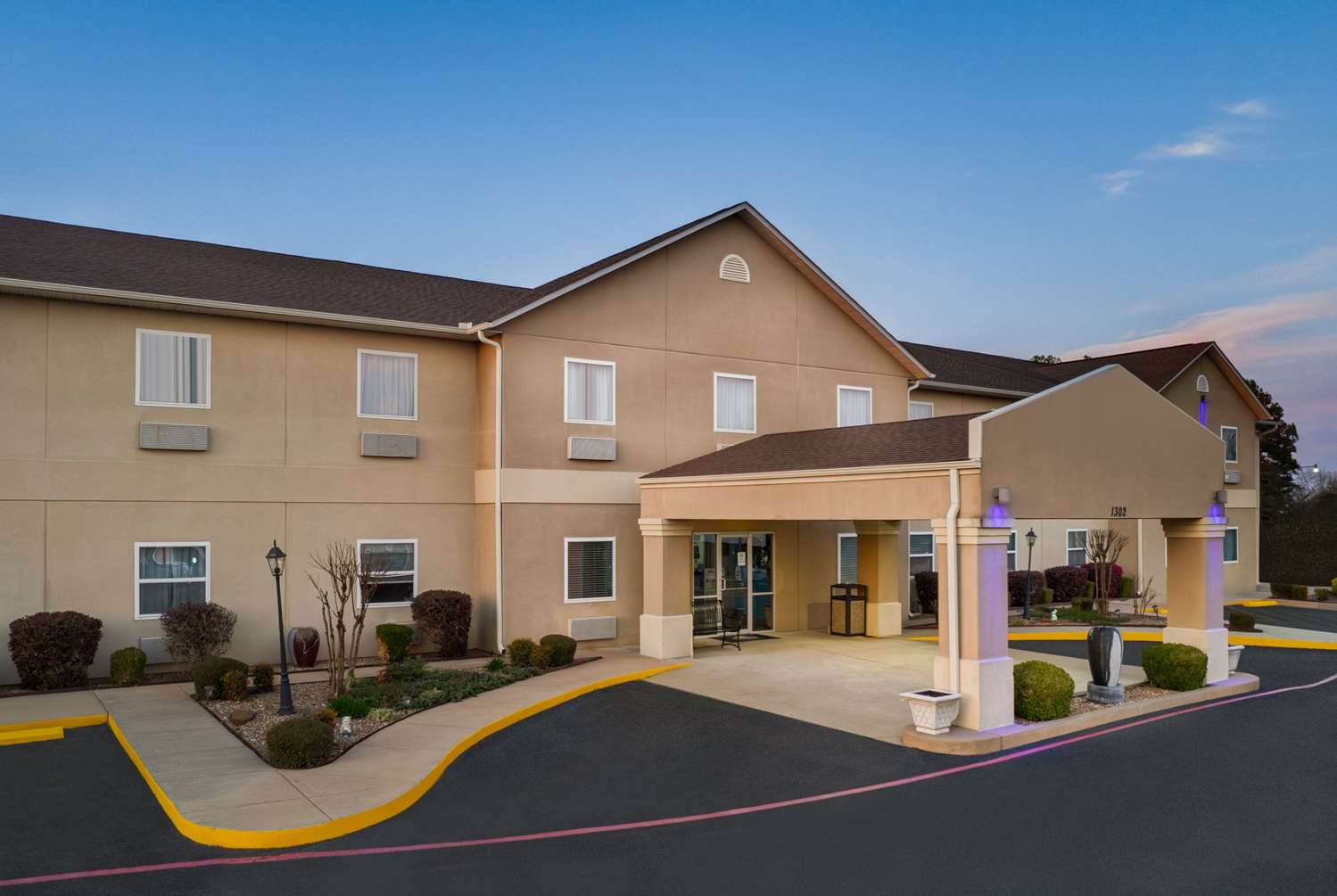 Days Inn & Suites By Wyndham Cabot 48/56