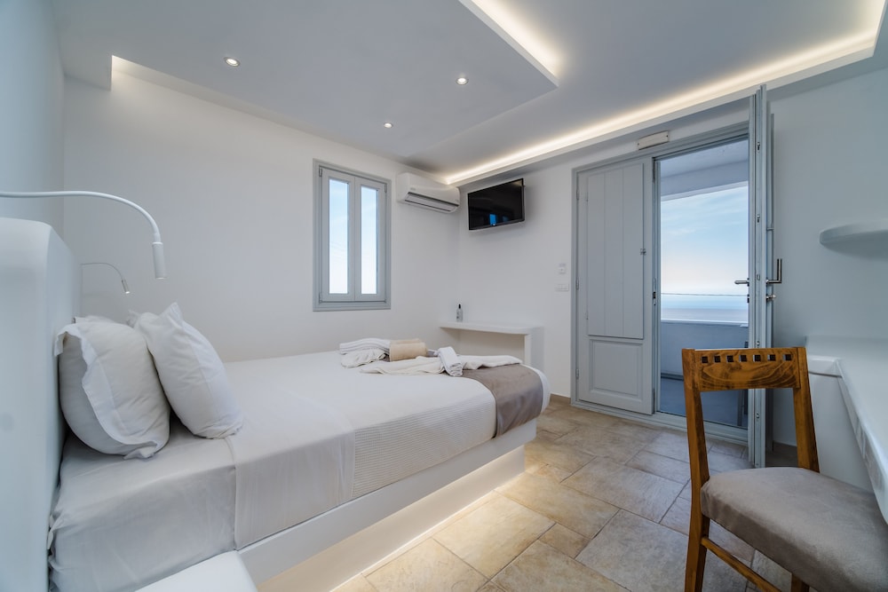 Elegant, Suite, King Bed, Hot Tub