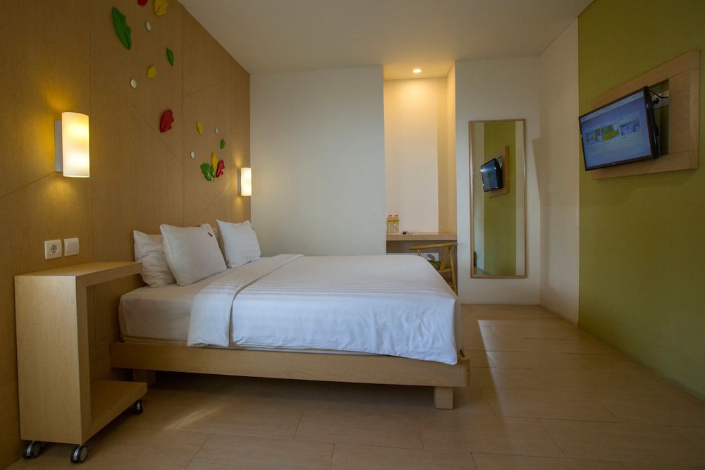 Ascent Hotel & Cafe Malang (formerly MaxOne Ascent Hotel Malang) 10/41