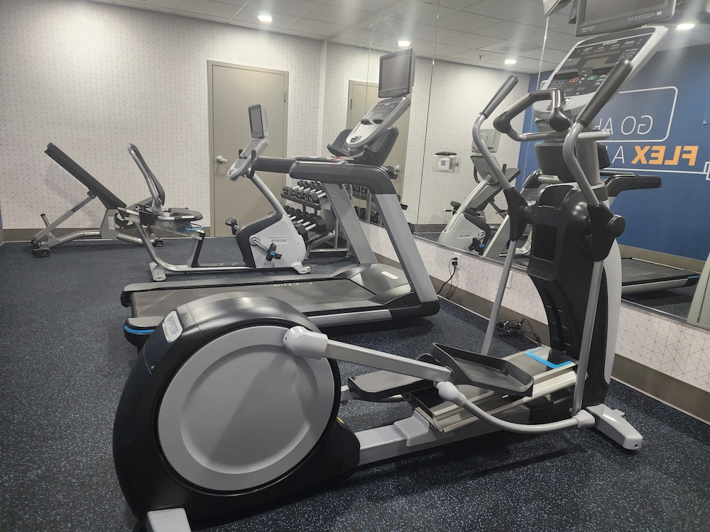 Holiday Inn Express & Suites Lathrop 39/61