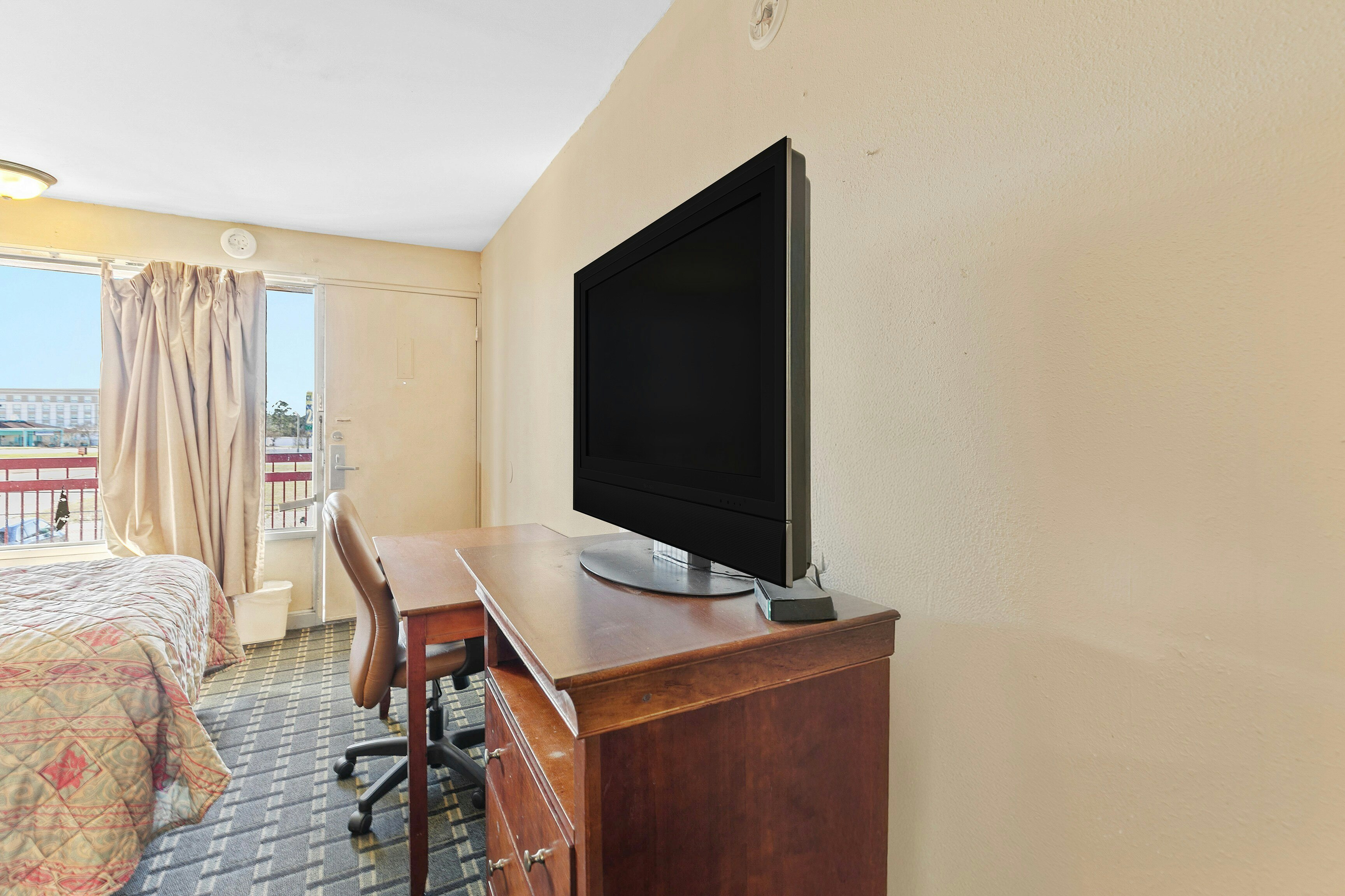 Luxury Inn By Hotel O Hattiesburg, MS 40/50