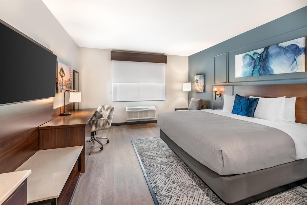 Best Western Plus Rialto 11/43