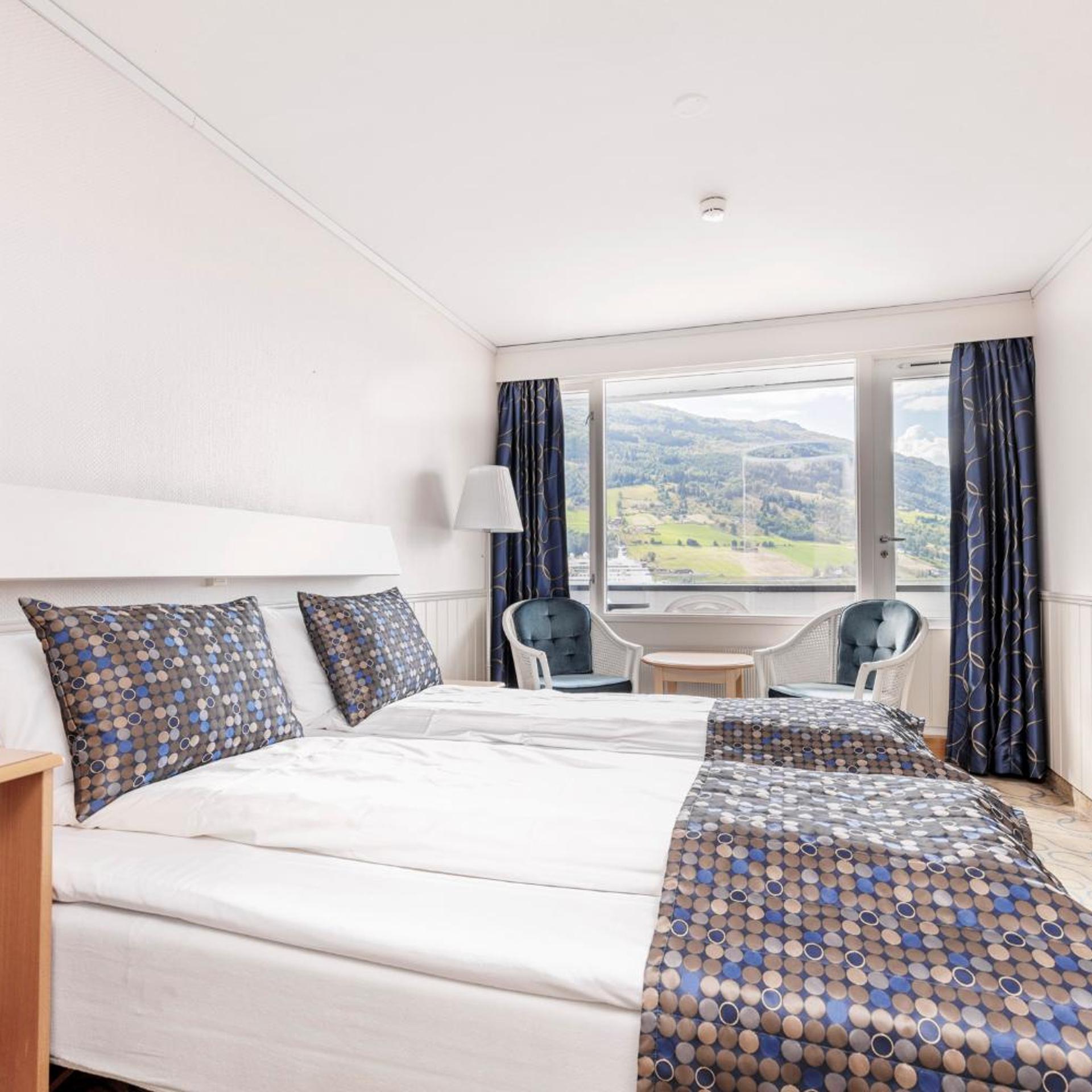 Olden Fjordhotel 10/50