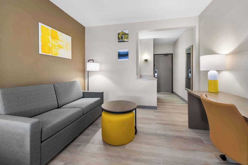 Comfort Suites Stevens Point 49/63