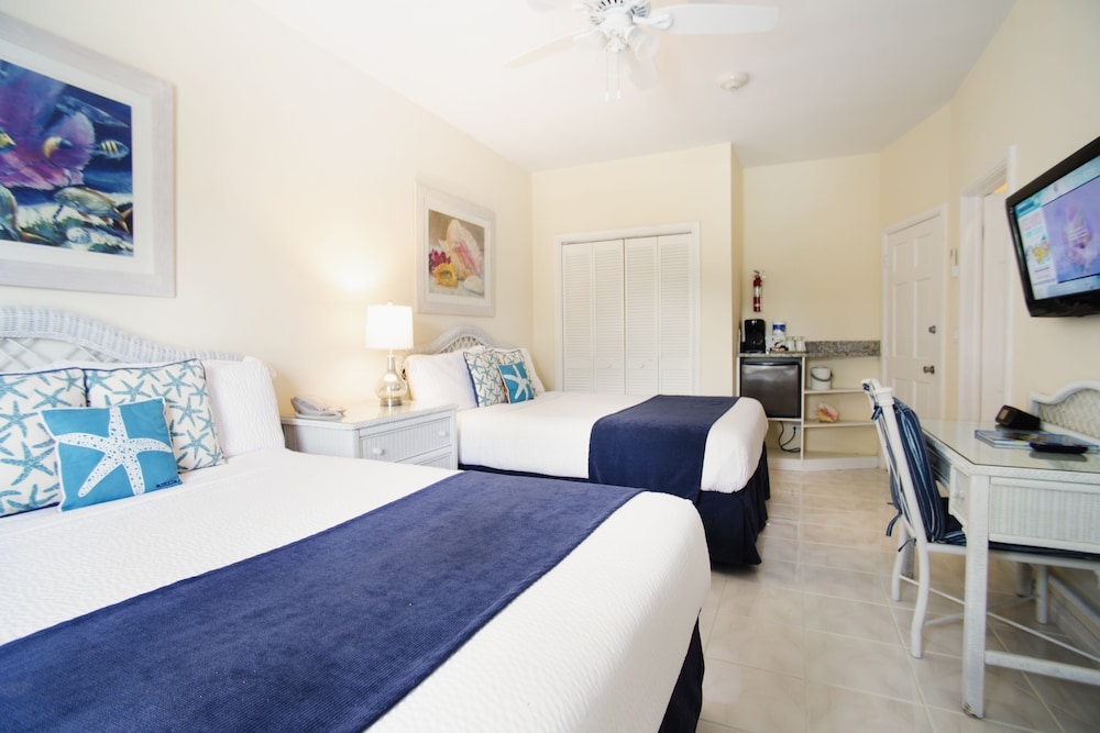 STANDARD, 2 QUEEN BEDS