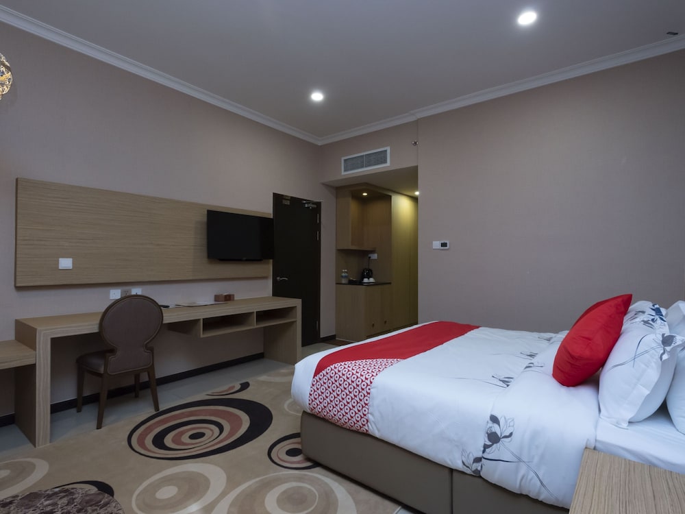Hotel Holmes Gp 14/23
