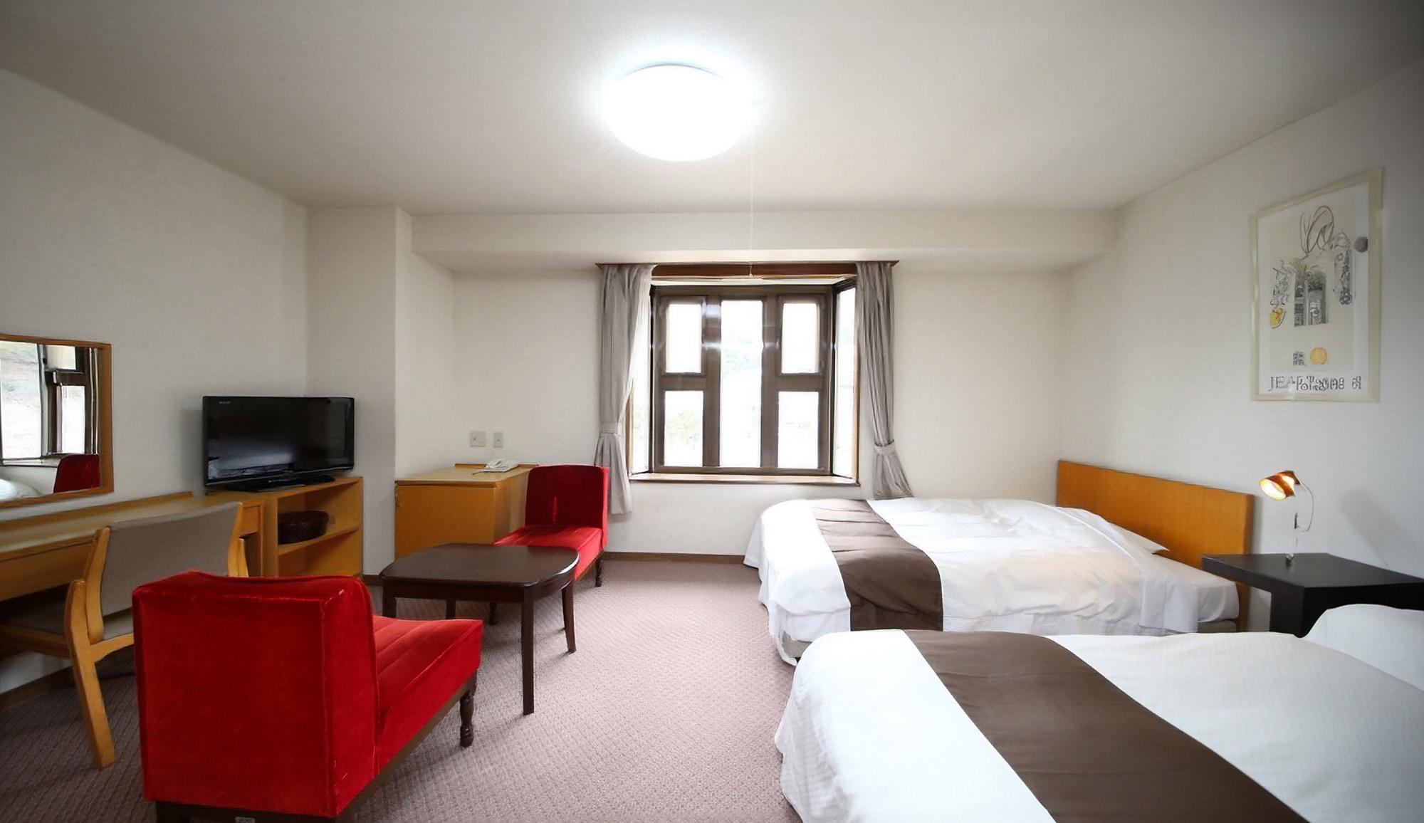 Western, Style, Twin Beds, Back Mountain View, West Wing
