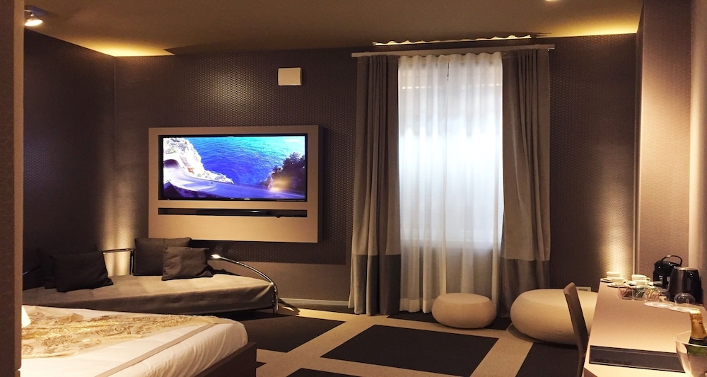 Private Luxury Suite 50/69
