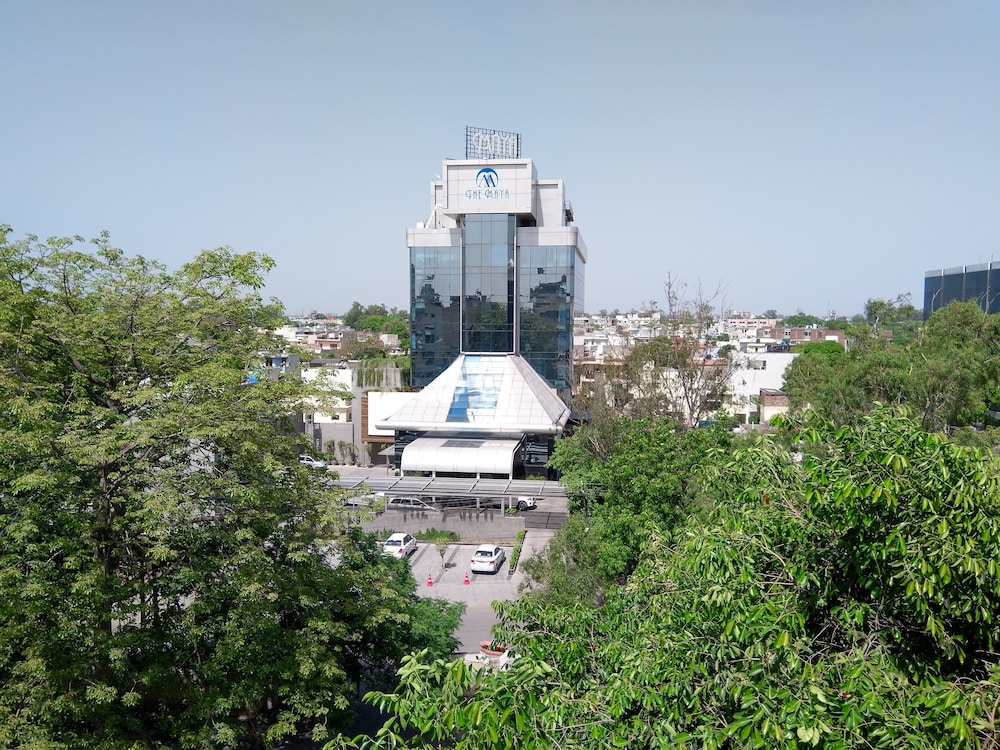The Maya Hotel 47/50