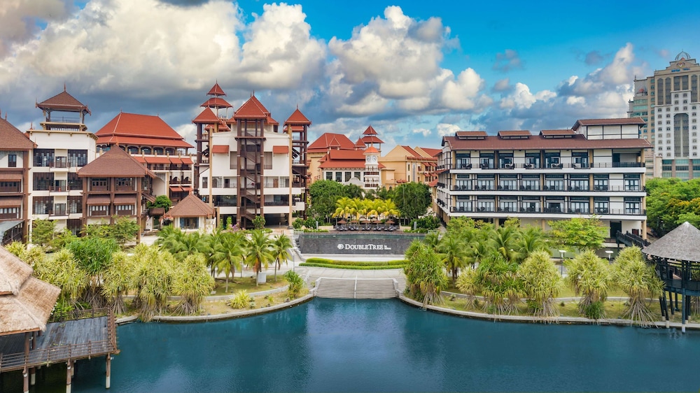 Doubletree By Hilton Putrajaya Lakeside 46/49