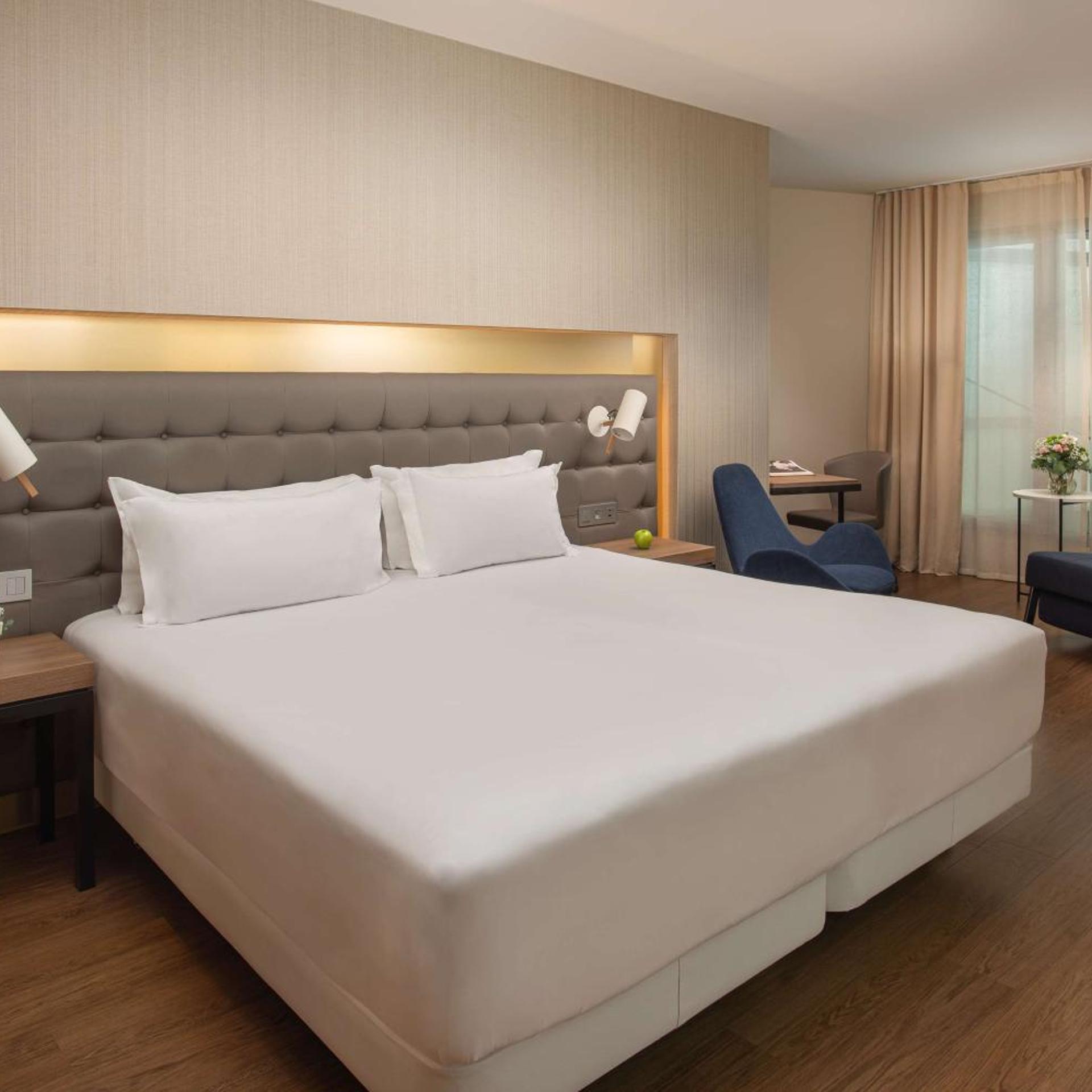 Deluxe, Double or Twin Bed, Extra Beds