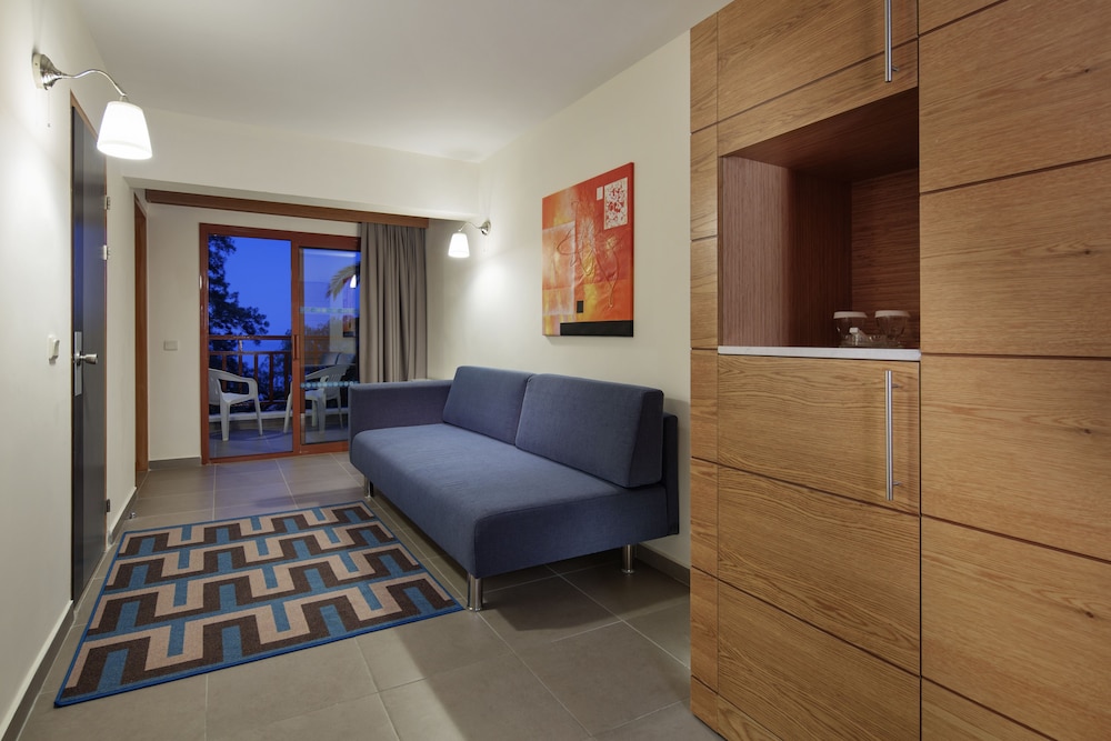 Pine Bay Holiday Resort 46/72