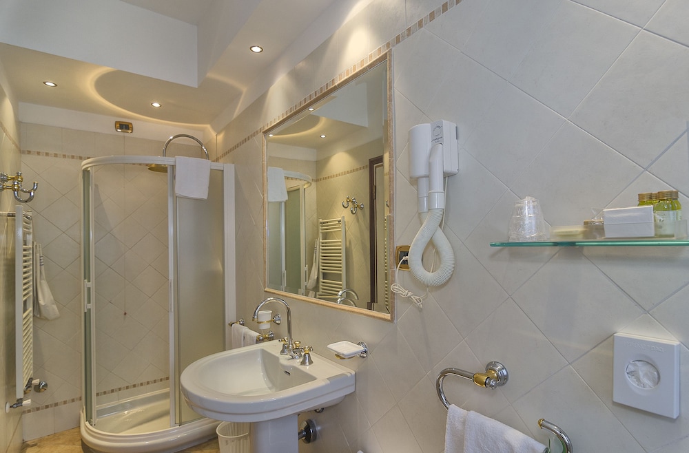 Hotel Verdemare 50/52