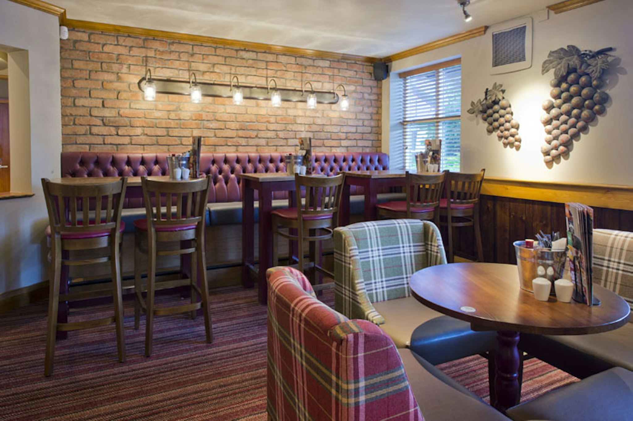 Premier Inn Swansea North 31/46