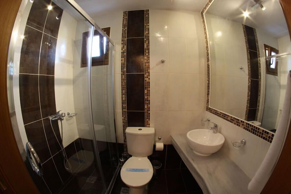 SKIATHOS ISLAND SUITES 46/50