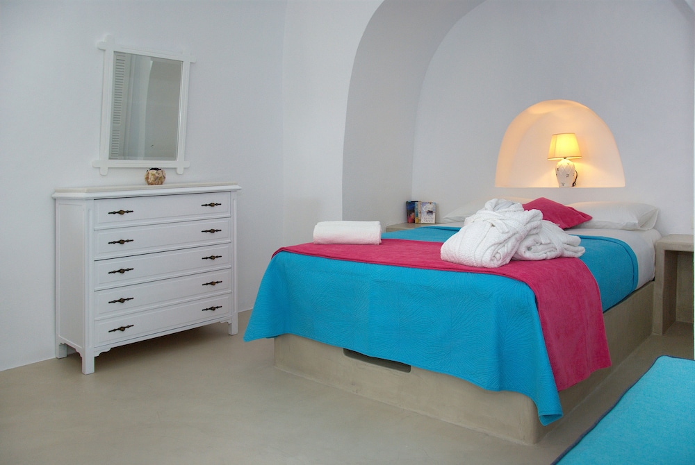 Thirea Suites and Studios - Adults Only 8/50