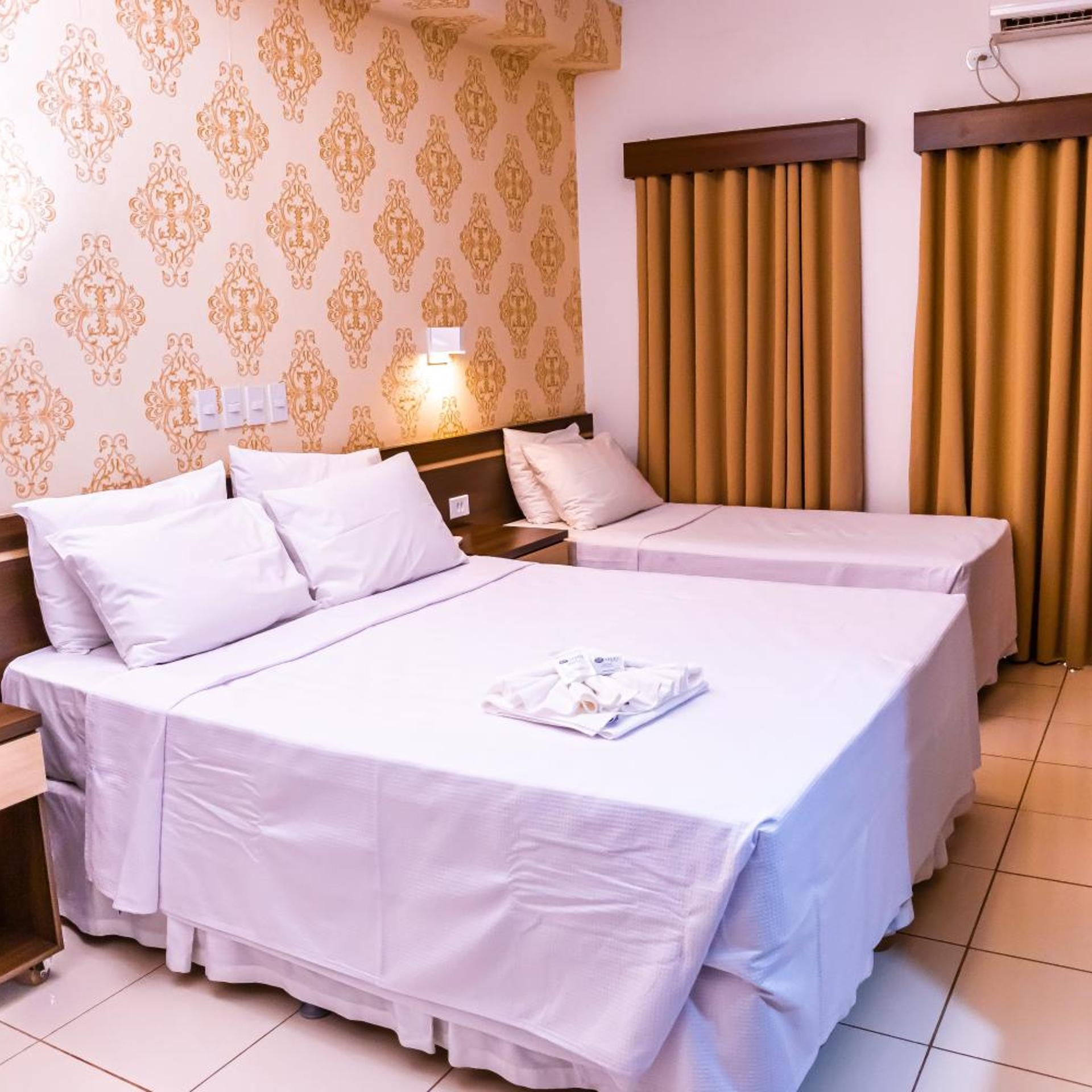 Ellus Hotel 11/50